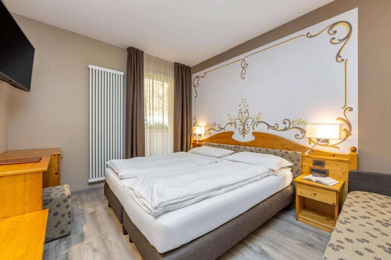 Hotel Vittoria - Ricarica L'Anima Дімаро Екстер'єр фото